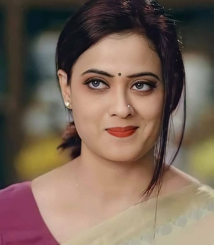 ImSoniya24's tweet photo. क्या किसी पत्नी को Alimony देते देखा हैं❓

Shweta Tiwari ने बेटी Palak की कस्टडी के लिए पति को ₹7.93 करोड़ का घर ऐलमोनी के तौर पर दिया था

क्योंकि Shweta किसी भी कीमत पर तलाक और बेटी पलक दोनों चाहती थी

पति राजा ने Shweta को ₹10Cr ऑफर किए लेकिन श्वेता ने साफ इनकार...Read News https://t.co/WljWkObfHg