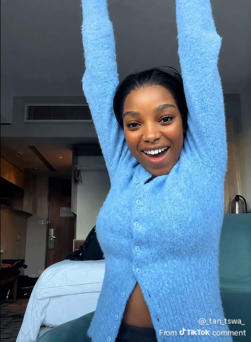 penelope_zinhle's tweet photo. When you wake up a whole millionaire 💃🏼💃🏼💃🏼🍾🍾🍾🥂🥂🥂🥂🔥🔥🔥

MILLIONAIRE THANDEKA
DAZZLING THALIANS
#CongratulationsThandeka #MillionChellaXThalians https://t.co/5649si8BGX