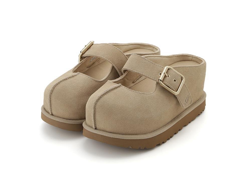 fashionpressnet's tweet photo. UGG×リリー ブラウンのメリージェーンシューズ、ボリューミーな丸みフォルムで - https://t.co/GYnep25E0F https://t.co/gSFhFf2rvi