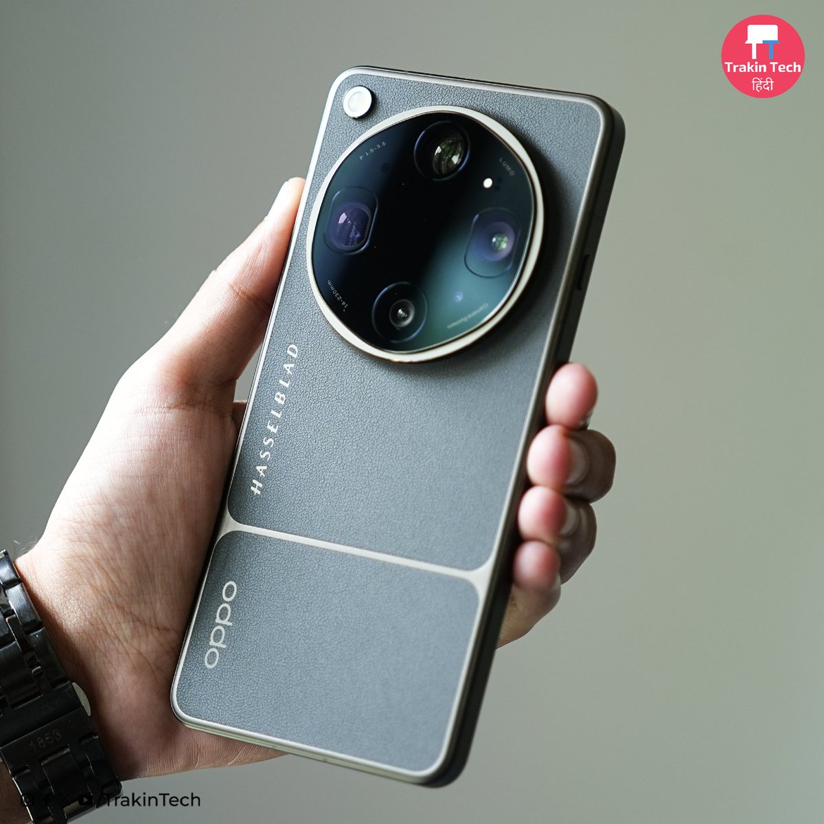 TrakinTech's tweet photo. iPhone 17 Series Dominates China 🇨🇳📱

As of June 21, 2026, the iPhone 17 Series has sold 35.38 million units in China.

For comparison (since launch):
👉 Xiaomi 17 Ultra: 228K
👉 iQOO 15 Ultra: 221K
👉 vivo X300 Ultra: 201K
👉 OPPO Find X9 Ultra: 126K

Apple's flagship lineup is operating on a completely different scale in the Chinese market.

Source: RD Observation (China market data)
