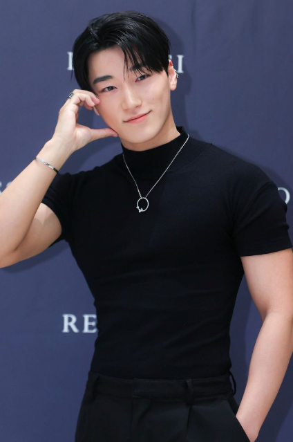 AboutMusicYT's tweet photo. Happy 27th birthday to the talented San of ATEEZ! https://t.co/0wXYmUC1U8
