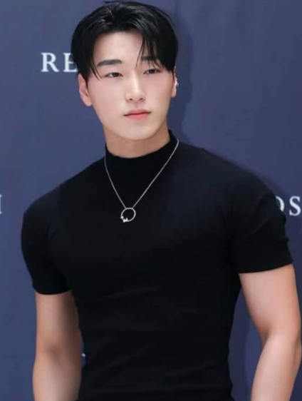 AboutMusicYT's tweet photo. Happy 27th birthday to the talented San of ATEEZ! https://t.co/0wXYmUC1U8