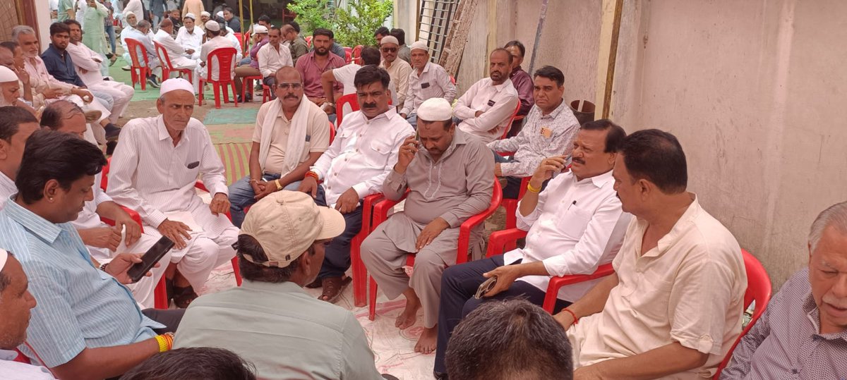 sajjanvermaINC's tweet photo. आज इंदौर में कांग्रेस के वरिष्ठ नेता अफसर पटेल जी के पूज्य वालिद साहब के दुःखद निधन पर उनके निवास नायता मुंडला पहुँचकर परिजनों से संवेदना व्यक्त की। साथ में श्री राजेश चौकसे, श्री मनोहर धवन, श्री अमित चौरसिया सहित कांग्रेस परिवार के साथियों ने शोक संवेदना व्यक्त की। https://t.co/2uWHUBOMkm