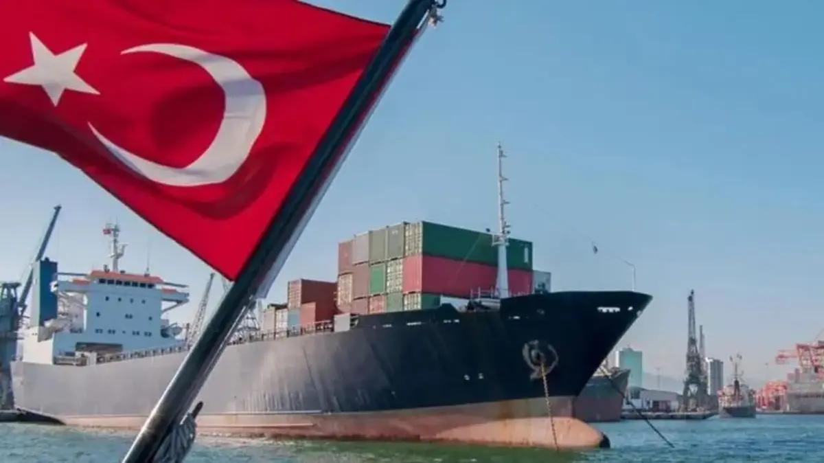 mtgundogan's tweet photo. 1 Temmuz Kabotaj Bayramı kutlu olsun! 🇹🇷⚓

Kabotaj, 
bir devletin kendi limanları arasında yük ve yolcu taşımacılığı ile denizcilik hizmetlerini 
kendi bayrağı ve kendi vatandaşları eliyle yürütme hakkıdır. 

Bu hak, 
denizlerdeki ekonomik bağımsızlığın ve millî egemenliğin en önemli göstergelerinden biridir.

Osmanlı döneminde kapitülasyonlar nedeniyle bu hak büyük ölçüde yabancıların elindeydi. 

Cumhuriyet'in ilanından sonra çıkarılan 
Kabotaj Kanunu ile 
bu ayrıcalıklar sona erdirildi 
ve 
1 Temmuz 1926 itibarıyla Türkiye, 
kendi karasularındaki denizcilik faaliyetleri üzerinde tam egemenlik sağladı.

Kabotaj Bayramı, sadece denizcilerin bayramı değildir.

Bu bayram; 
bağımsızlığın, 
üretmenin, 
deniz ticaretinin, 
denizlerdeki millî hâkimiyetin 
ve 
"Mavi Vatan" şuurunun da bayramıdır.

Aziz milletimizin 
1 Temmuz Denizcilik ve Kabotaj Bayramı 
kutlu olsun. 🇹🇷🌊

#1TemmuzKabotajBayramı