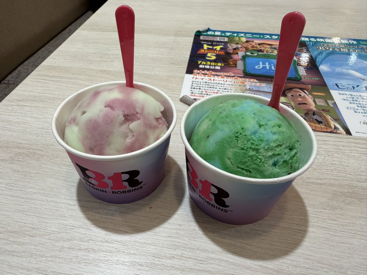 TAKUYA_ORG's tweet photo. どうぶつの森始まったーって思ってダブルを頼んだら、シングル×2で提供された😂 https://t.co/rWALFyc8nM