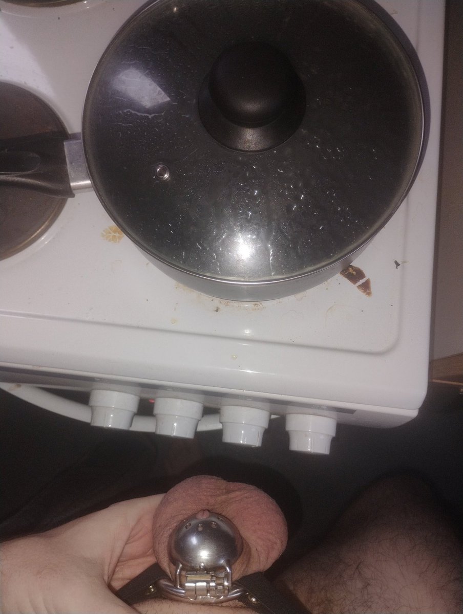 fagpaulLDN's tweet photo. Breakfast 🍳 

#chastitygay #caged #locked https://t.co/xgl44MZT2C