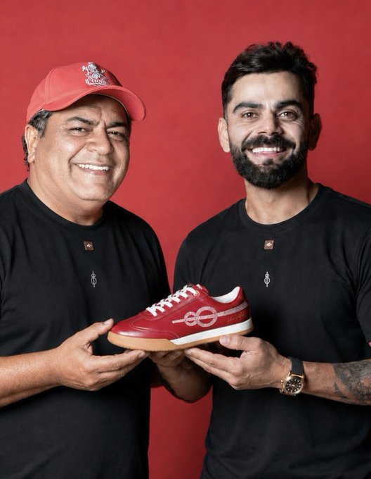 CricketGuru_CG's tweet photo. If Virat’s father were still there, he would have been so proud looking back on the dream he had for his child. Now the same kid has launched his own brand in the global market.

Dreams come true.
Always keep dreaming

One8❤️

#ViratKohli #One8 #Global #Cricket https://t.co/DH3aolGp5D