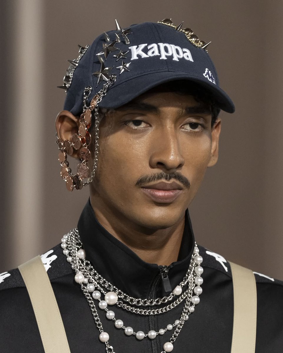 streetsouk's tweet photo. Sick Hats from Junya Watanabe’s SS27 Show. 😍 https://t.co/G6sszNgU3g