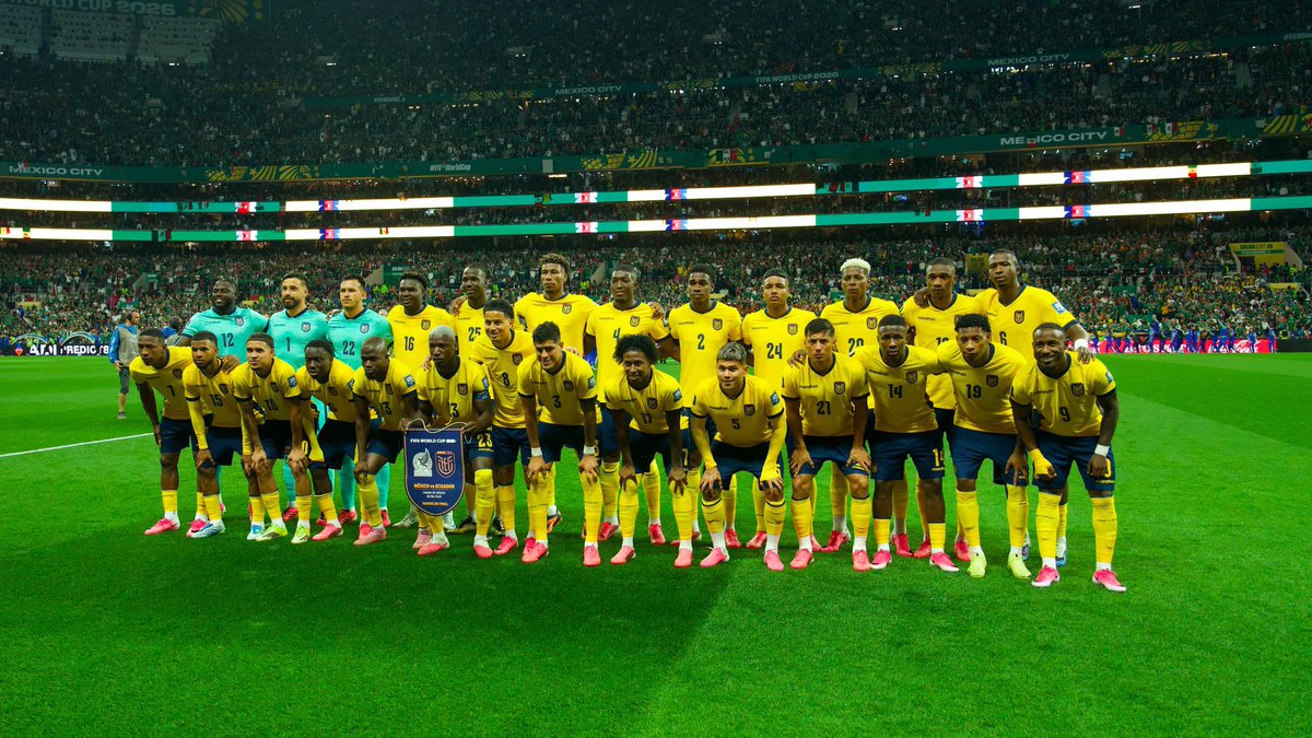 JJBARCIA1's tweet photo. - Por ratos, Hincapié en la zona de Vite y éste muy tirado a la banda, por qué y para qué.?

- Pocas veces ví a Ecuador jugando muy adelantado; y de contra, México hizo daño xq a Franco y Piero les costó mucho el retroceso y ese ensayo lo pagó caro La Tricon al recibir 2 goles. https://t.co/wrpuDuKP34