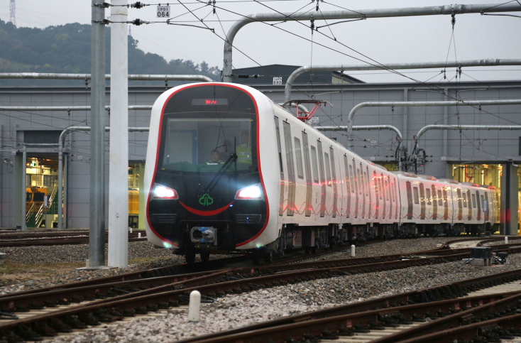 HeySeaFujian's tweet photo. Back in the 1950s, Fujian had only 4 wooden buses in total.

Today:
✅ 9 operational metro lines
✅ 91% of buses run on new energy
✅ 100% of administrative villages connected by paved roads
✅ Free rural bus routes serving remote communities

#CPC105 #Fujian https://t.co/YLHUDKaAE5