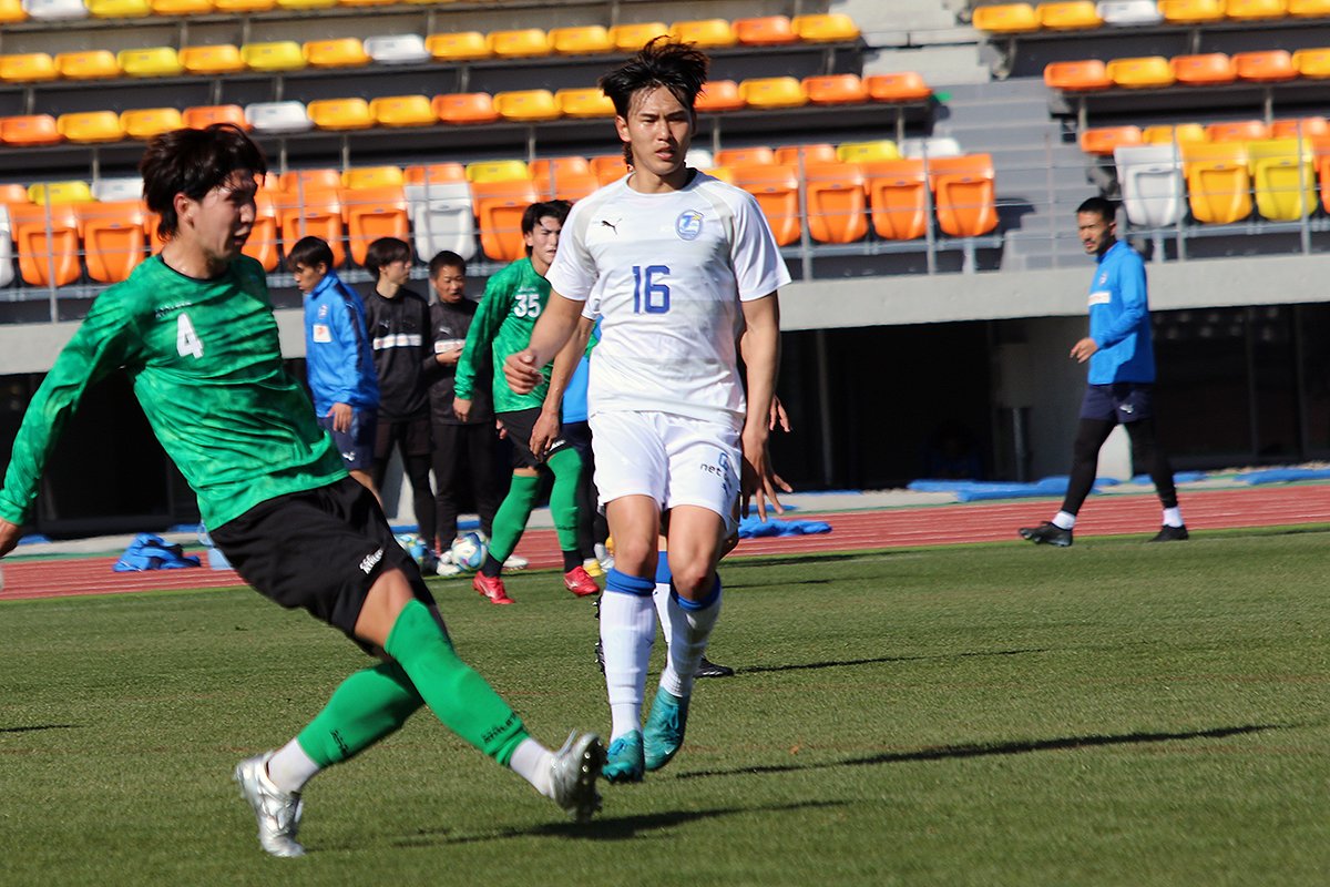 ardbeg27's tweet photo. 前線で攻守に体を張れる日本サッカー経験も豊富な韓国人FWが加入✅

今年1月のTMではヴェルディ相手にゴールを決めていました⚽️その活躍を初のJ1でも期待です💚

TMの番号シャッフルで違う背番号ですが、写真も（もし違ってたらご指摘ください🙇‍♂️） https://t.co/JDHYXjvjl1
