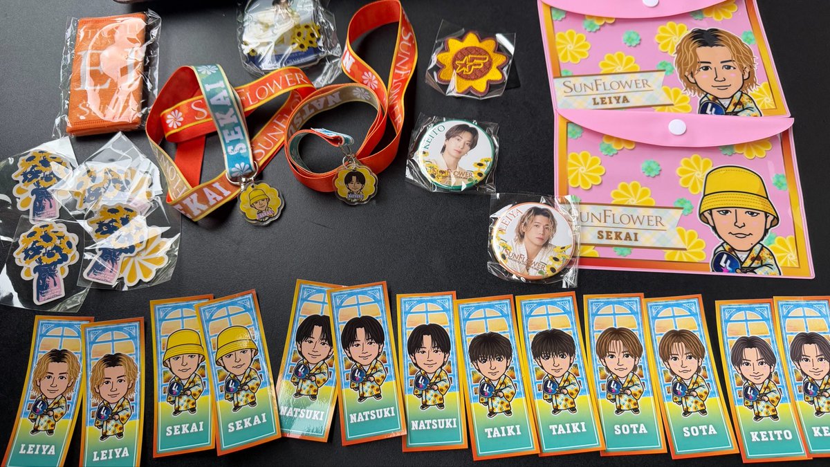 namiRF329's tweet photo. FANTASTICS ファンタ SUNFLOWER 
ガチャ トレカ アクスタ　譲り

(譲)画像のもの

お気軽にお声がけください https://t.co/fsVD68LJWW