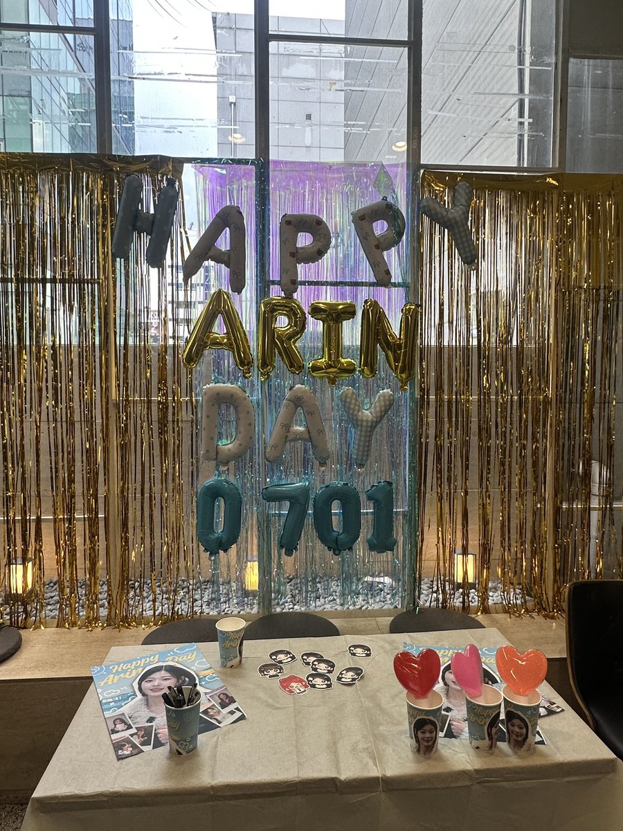 aimyournira's tweet photo. 아린이 생일 카페 💗
생일 축하해 🎂

#우리의첫여름  
#앳하트 #아린 https://t.co/XF03Uvdhuj