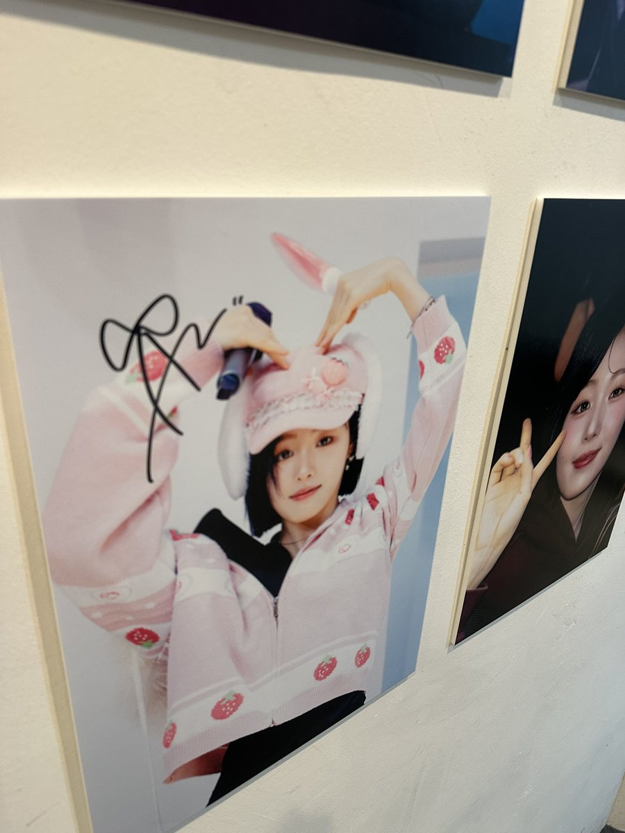 aimyournira's tweet photo. 아린이 생일 카페 💗
생일 축하해 🎂

#우리의첫여름  
#앳하트 #아린 https://t.co/XF03Uvdhuj