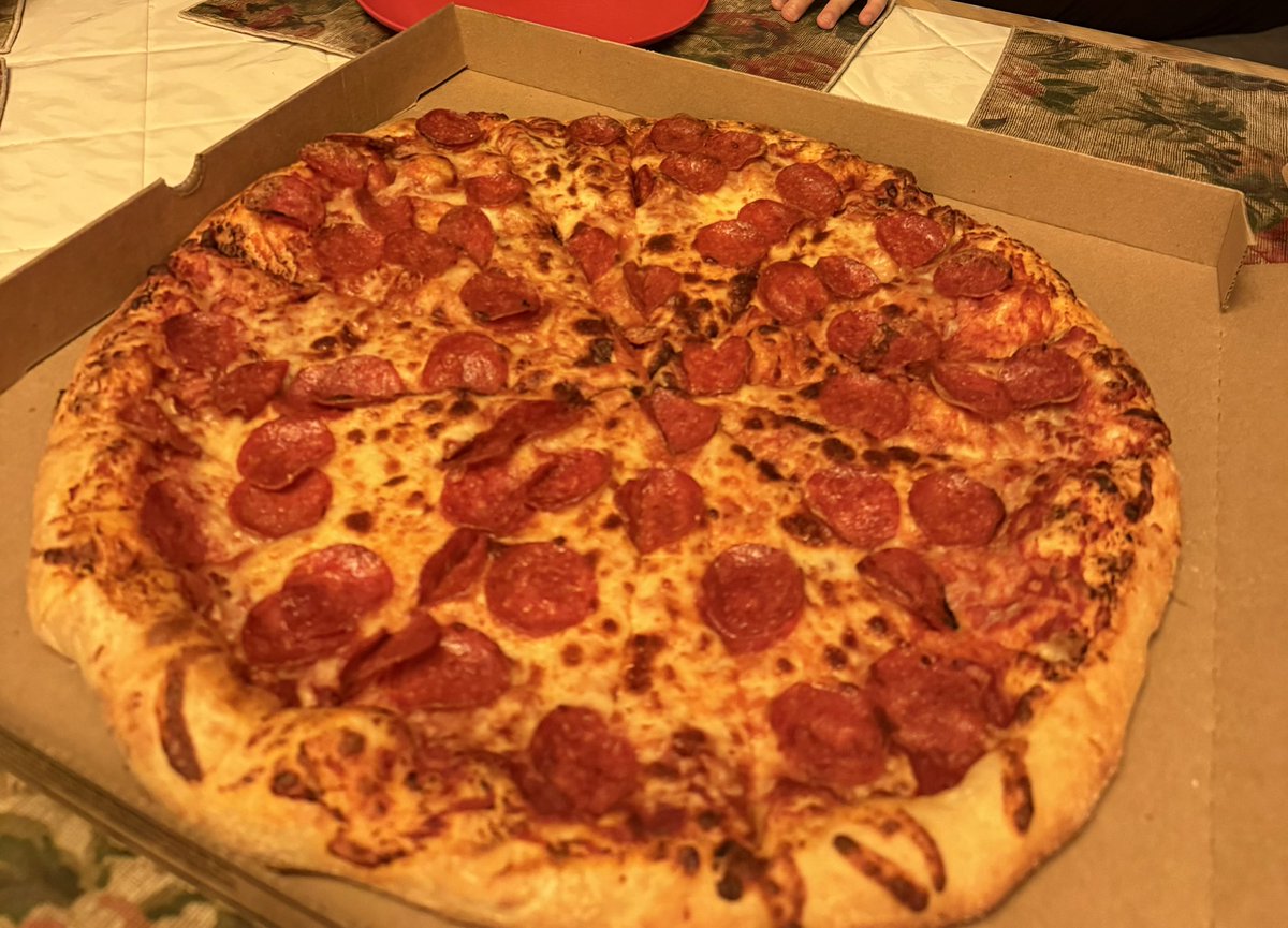 MrsCullenGrey09's tweet photo. Lunch dinner &amp; leftovers starting on 6/25/26 https://t.co/4apbxlfbr3