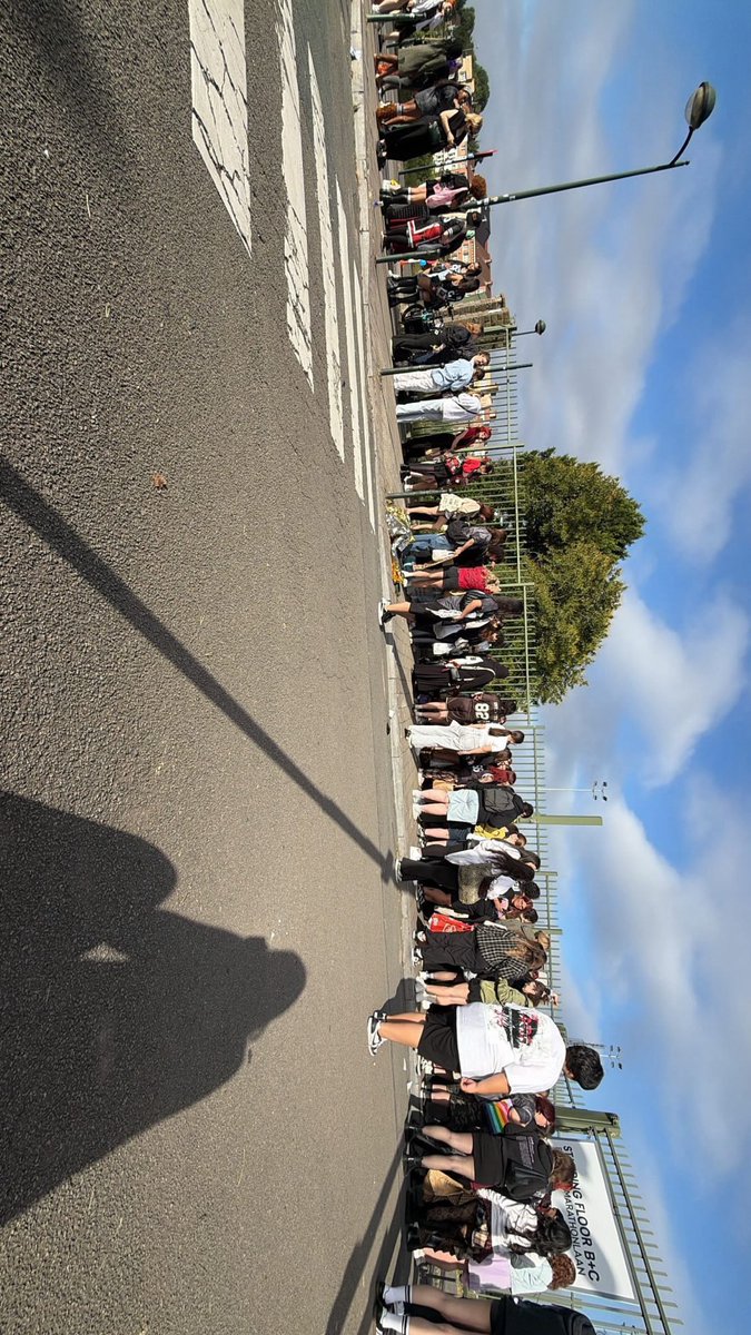 molemates's tweet photo. so this is how ‚to discourage early arrivals, camping and queuing for long periods of time in the sun’ is going in brussels LMAO
someone took this pic before 8am https://t.co/ZUgE3zK5IW