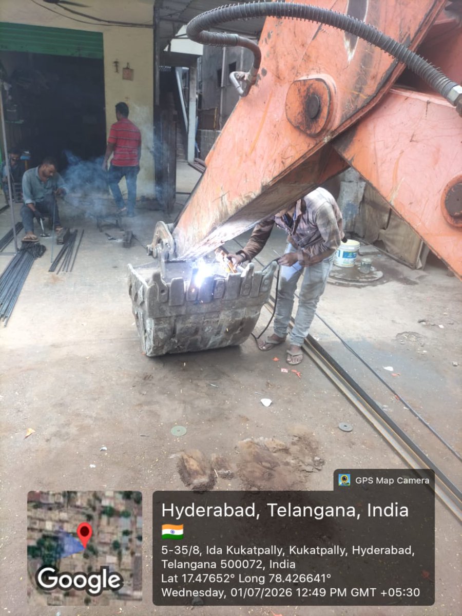 23Cir's tweet photo. @OurYouthOrg @GHMCOnline @CommissionrGHMC @CMC_Offcl @TelanganaCMO @Comm_HYDRAA Dear Citizen the ingress ramp built for access in to the construction site will be demolished https://t.co/e5sfAHgwMw