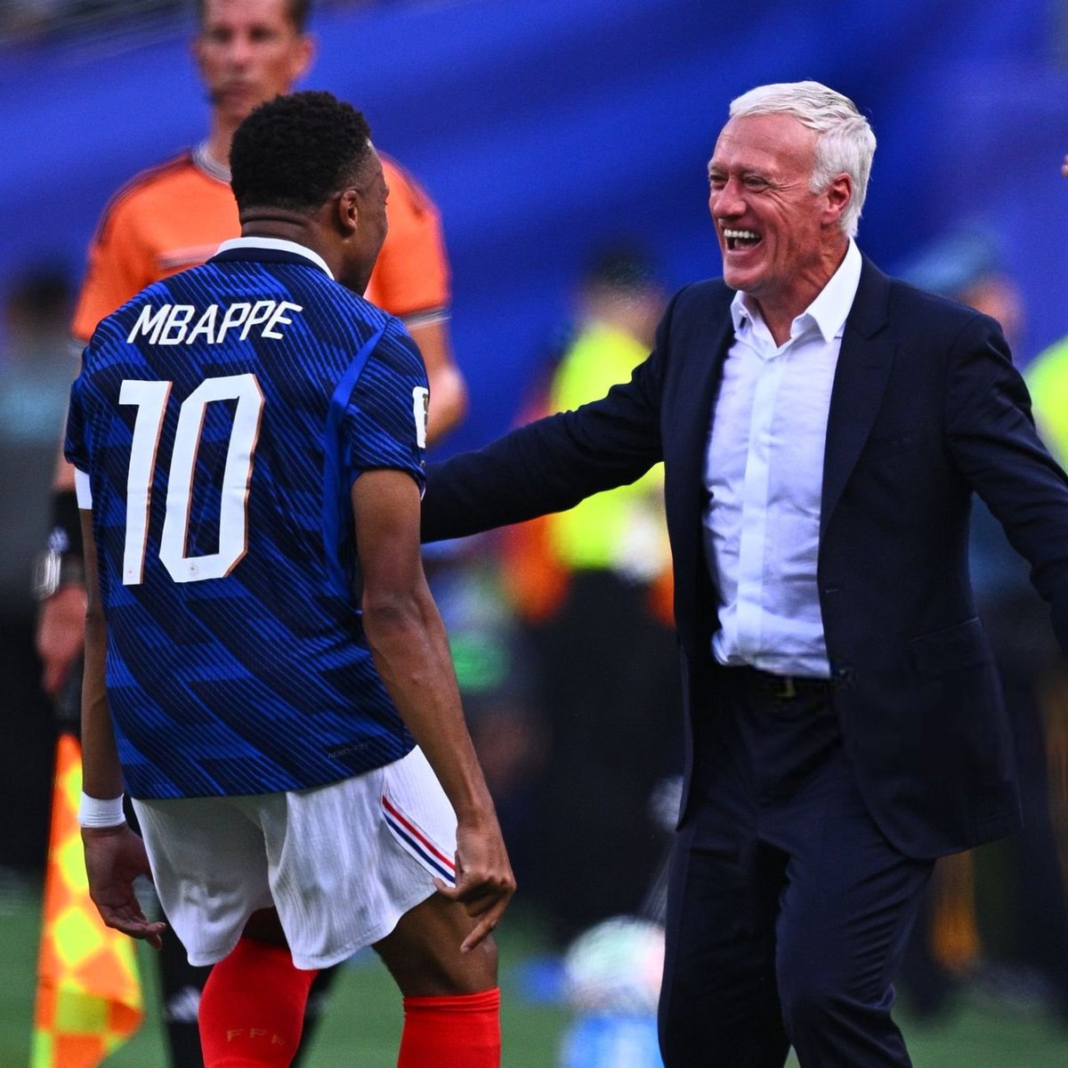 _BeFootball's tweet photo. 🚨 AUCUN PAYS N’A PLUS MARQUÉ QUE L’ÉQUIPE DE FRANCE EN CDM DEPUIS L’ARRIVÉE DE DESCHAMPS (2012) 🇫🇷❌

🇫🇷 FRANCE : 53 BUTS
🇦🇷 ARGENTINE : 37 BUTS
🇩🇪 ALLEMAGNE : 37 BUTS
🏴󠁧󠁢󠁥󠁮󠁧󠁿 ANGLETERRE : 33 BUTS
🇭🇷 CROATIE : 33 BUTS
🇪🇸 ESPAGNE : 25 BUTS

Kylian Mbappé a inscrit 18 des 53 buts.

(@lequipe)