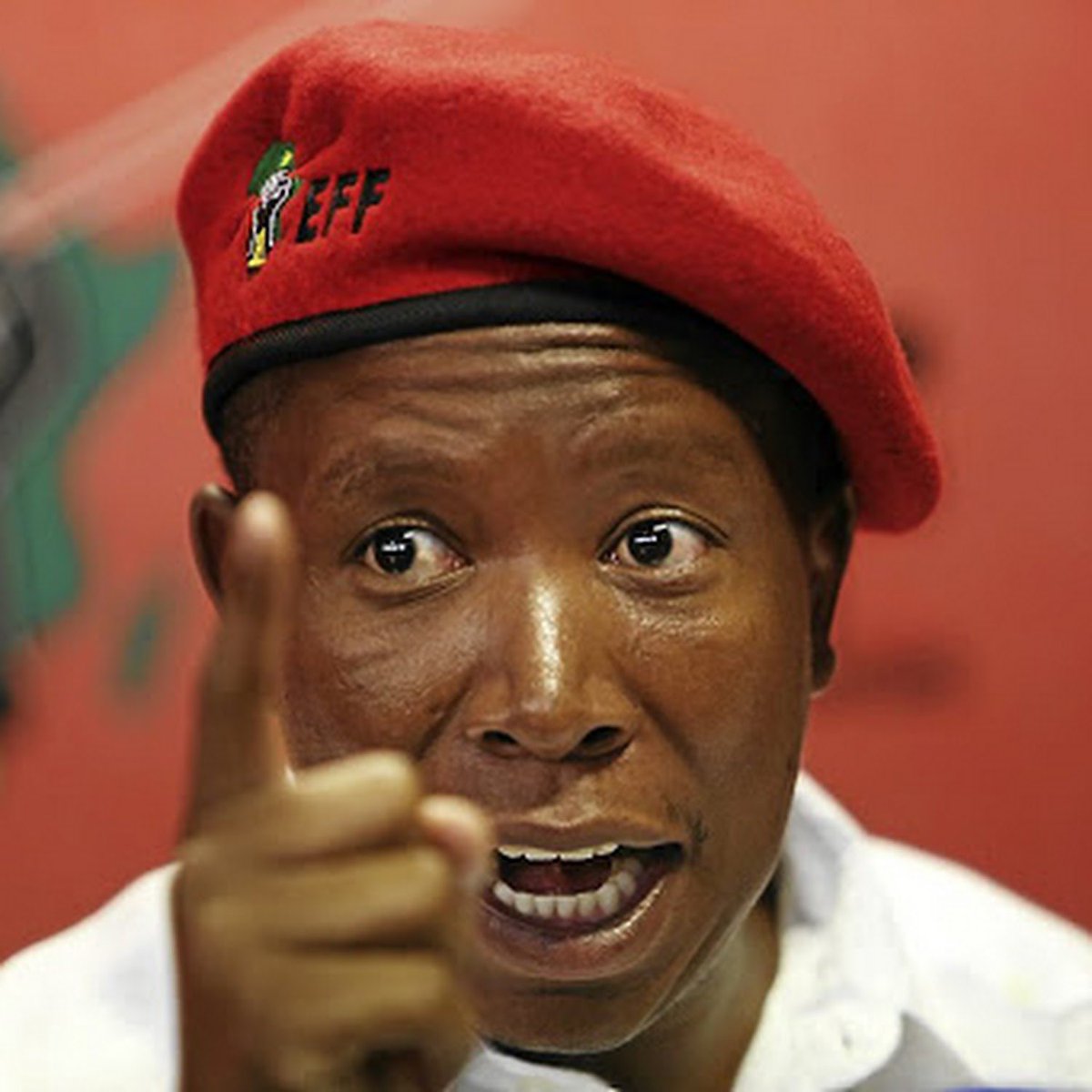 kirya_ug's tweet photo. “Imperialists are fooling you that immigrants are the one taking your jobs, ok 300 Nigerians left and 300 Ghanians left now show me the 600 created jobs. Those immigrants are doing jobs that you all nationalists can’t do infact they are doing jobs that are not paid for.”
                     ~Julius Malema~