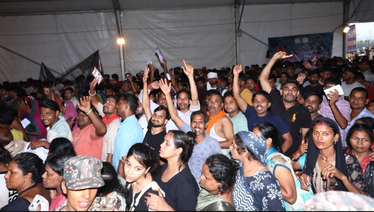 JnKFact's tweet photo. The annual Amarnath Yatra is scheduled to commence on July 3, with a large number of devotees arriving at the Tawi riverfront where the on spot registration for the yatra is taking place.

#jkfact https://t.co/PKuwN5MCH0