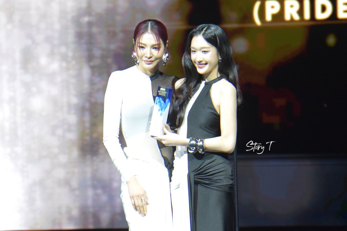 cefiya34's tweet photo. ฝ้ายอะตอมเก่งมากกกก✨️🌻🍑

FAYEATOM AT TVHLM AWARDS
#TVHLMA2026xFayeAtom 
#FayeAtom https://t.co/inzuOTB1hS