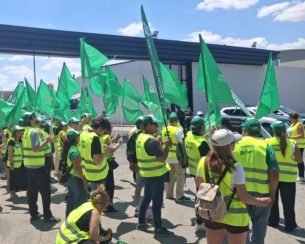 sindicatofetico's tweet photo. Como organización mayoritaria en el comité de empresa de la planta García-Carrión en #Daimiel, nos hemos movilizado para reivindicar la negociación de un plan industrial y de #empleo, ante la situación derivada por los cuatro despidos comunicados por la compañía
#SindicatoModerno https://t.co/jSr8pUiFAL