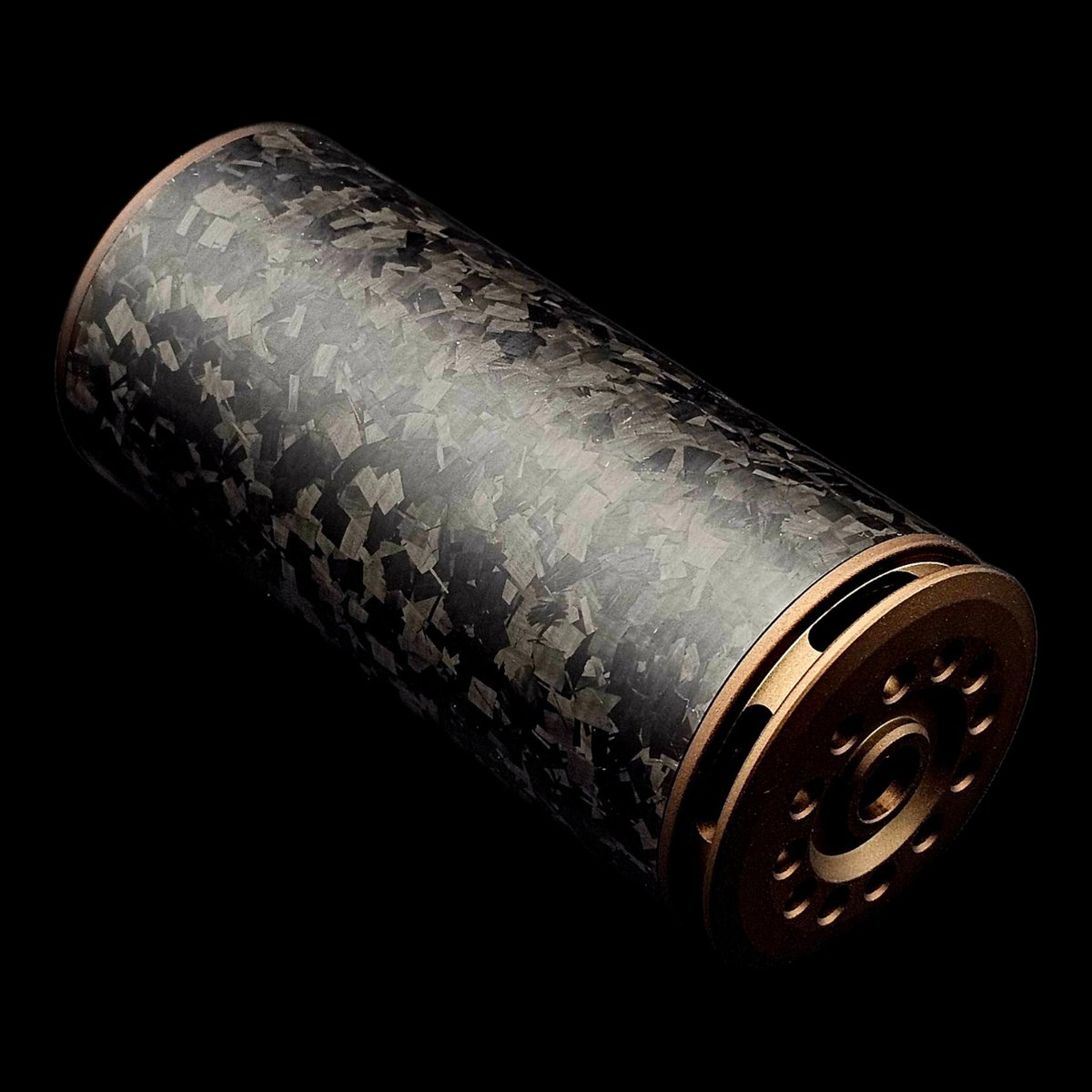 GoodIsland7's tweet photo. 【🌴ご予約承ります🌴】
MANCRAFT
Fatty 50 Forged Carbon a premium airsoft mock suppressor

鍛造カーボン製のボディと
シックで高級感のあるエンドキャップが特徴的な
カッコいいサプレッサー

(」ﾟДﾟ)」早ければ！今週末に！来ます！

外径50mm / 長さ130mm(でオーダーしました)
エンドキャップは、ブロンズとブラックの2色🤎🖤

#GoodIsland #MANCRAFT #サプレッサー #鍛造カーボン