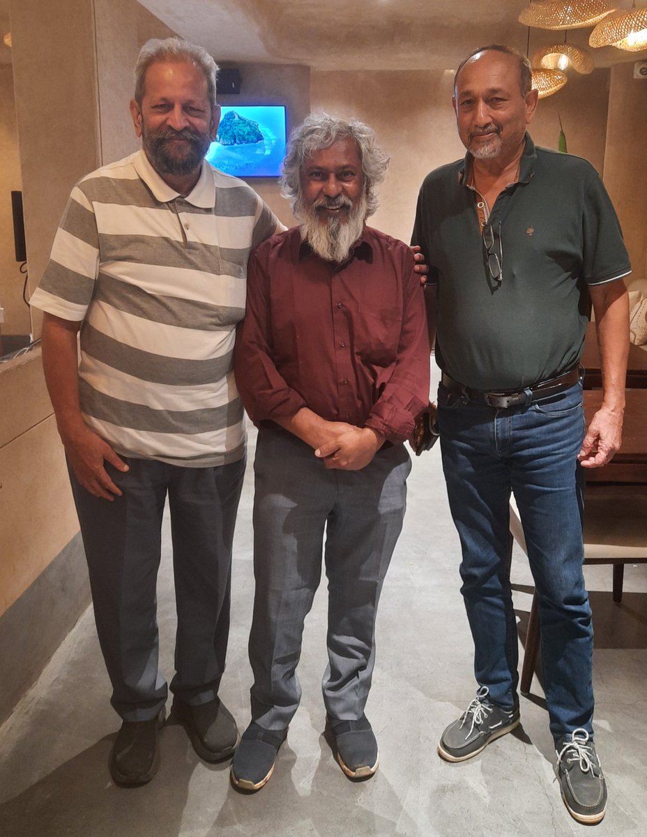 w_karve's tweet photo. #Dinner #Meetup #Pune
#Classmates #Classof1971
#LawrenceSchool #Lovedale
Photo after a lovely evening - delightful conversation and delicious seafood - at Coast & Co Aundh Pune - with school classmates (Class of 1971 - Lawrence School Lovedale) https://t.co/uaXditTPOY