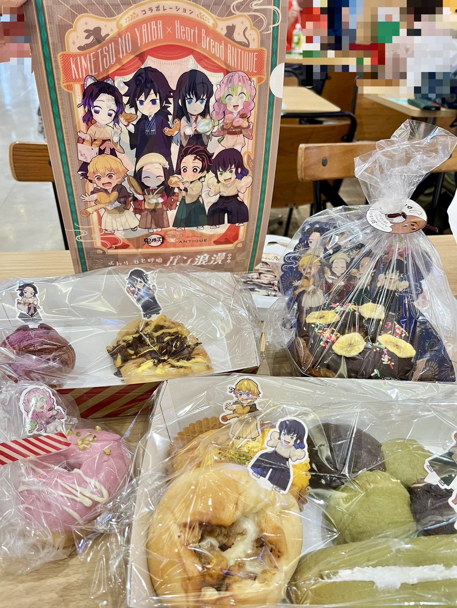 私も朝一で行ってきましたよ！🥐 開店前から並んでグッズも買いました