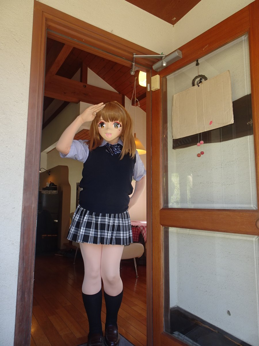 kerogenesis's tweet photo. 【10/15の撮影会.41】
2025年10/15は能美市花茶にて撮影会
4回目の訪問
撮影は終盤へと向かっていた

ろこ：外で撮ってみよう( ´ ▽ ` )

この花茶の前は車の通りが多く、戸惑っていた
外で撮ろうと何度も試みて、その気持ちを少しだけ前進したかも知れない https://t.co/FZuXgD9pg1