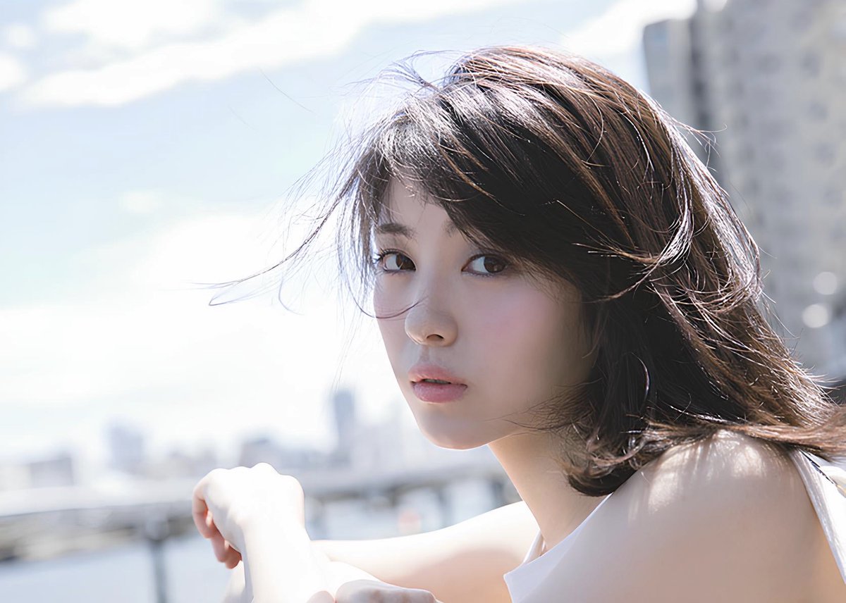 HappySakeLife2's tweet photo. 📸とりあえず、引き続き新旧様々な #浜辺美波 の写真をポスト《その62》
https://t.co/xbxfnva9OM
https://t.co/ecGT1WSsQ5
https://t.co/dfLr7lPZWg
https://t.co/IwpDLTaXBg

全てアップスケール版。左はフォロワーさんに頂いた写真。右上はトリミング。右下は記事削除。メイキング動画は残ってる。 https://t.co/ngX8hCjRjE