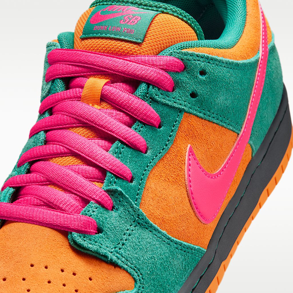 more_sneakers's tweet photo. 🆕 The Nike SB Dunk Low Pro 'Green Noise Watermelon' is now available via Nike Europe
AD⬇️ 
FR:https://t.co/hBGATE5lfJ
UK:https://t.co/cbhhyOSaBw
DE:https://t.co/1pPbjfOujY
NL:https://t.co/KsmfC4Qsjj
ES:https://t.co/zzVVxNOzhF
IT:https://t.co/HNWAx5ztOp
BE:https://t.co/cpDSyazmpp
DK:https://t.co/QsGTT78v2w
AT:https://t.co/xiiZKelKMY