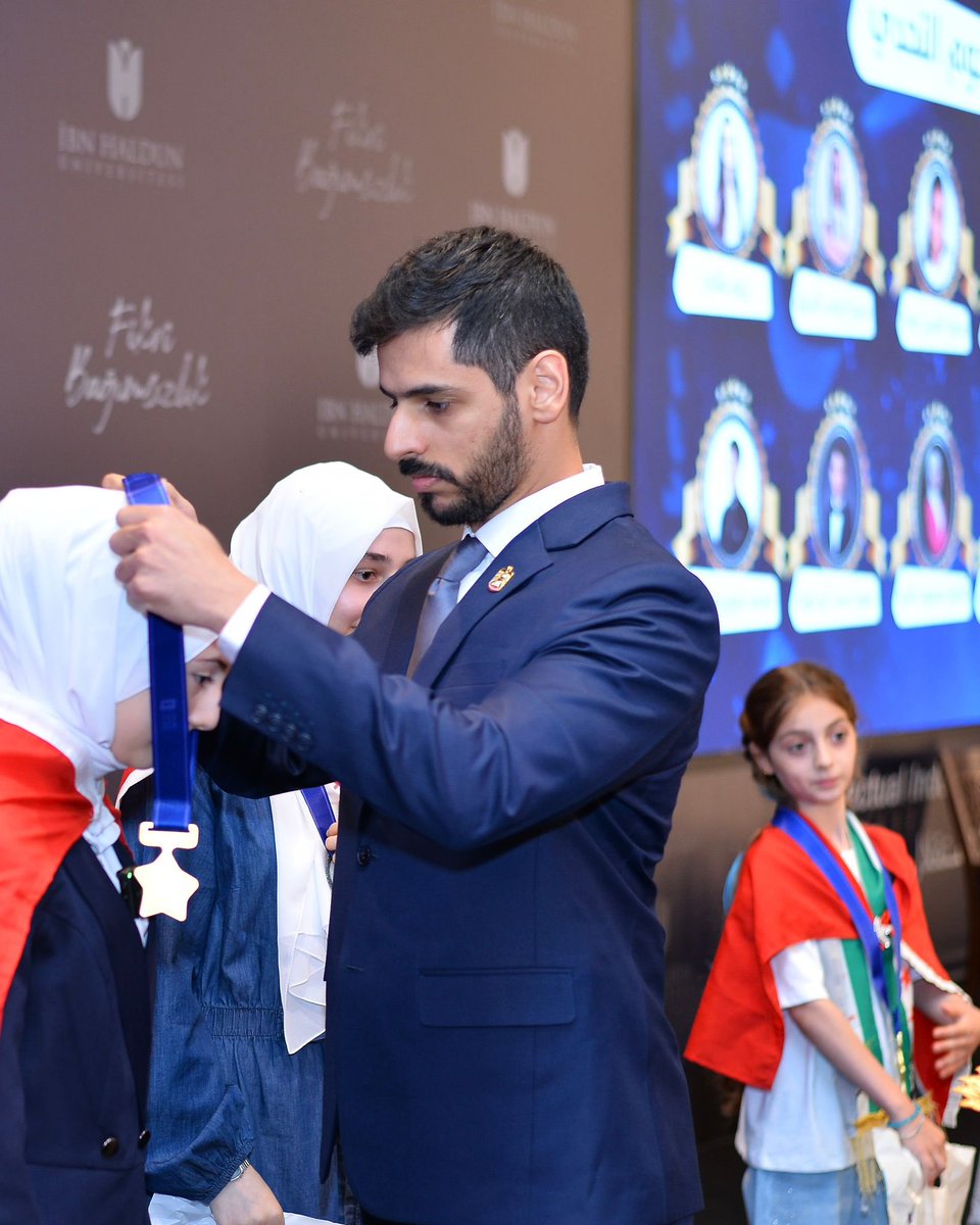 UAEconsulateIST's tweet photo. Türkiye Cumhuriyeti nezdindeki B.A.E Büyükelçiliği ve B.A.E İstanbul Başkonsolosluğu koordinasyonunda 10.sezonu düzenlenen “Arapça Okuma Yarışması” Türkiye Cumhuriyeti’ndeki ödül ve kapanış töreni gerçekleştirildi. https://t.co/d71tBoxlIL