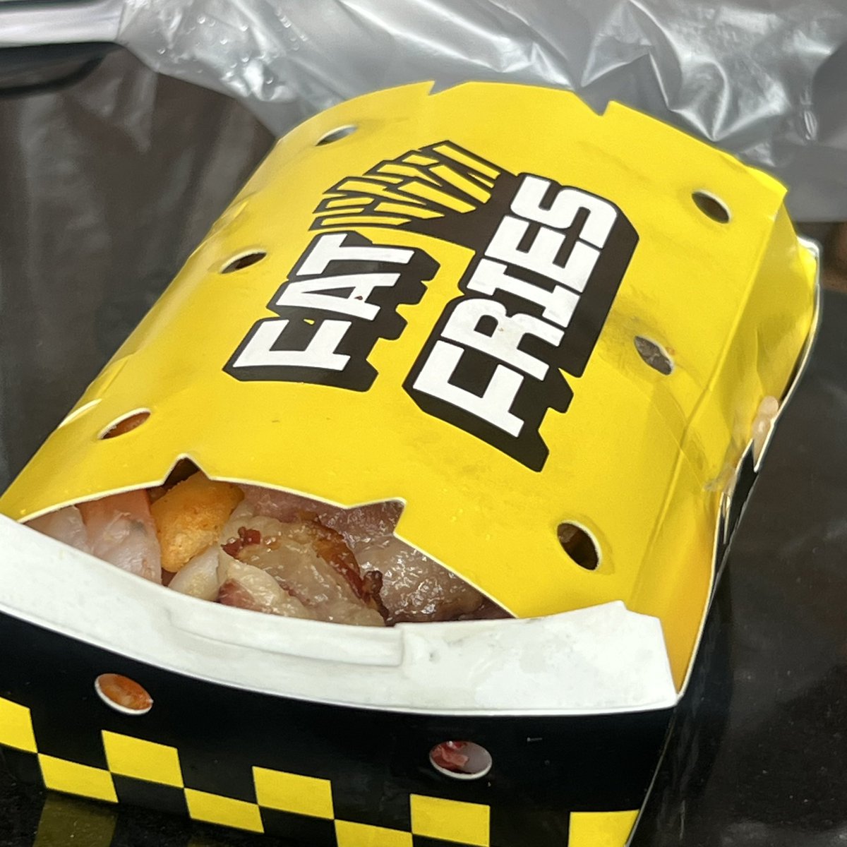 gyunn9396's tweet photo. คือฝากล่องสะพานโค้งอ่ะ ใครจะทำได้อีกถ้าไม่ใช้ #fatfries 5555555555555555555 https://t.co/Vq5u8cxwDx