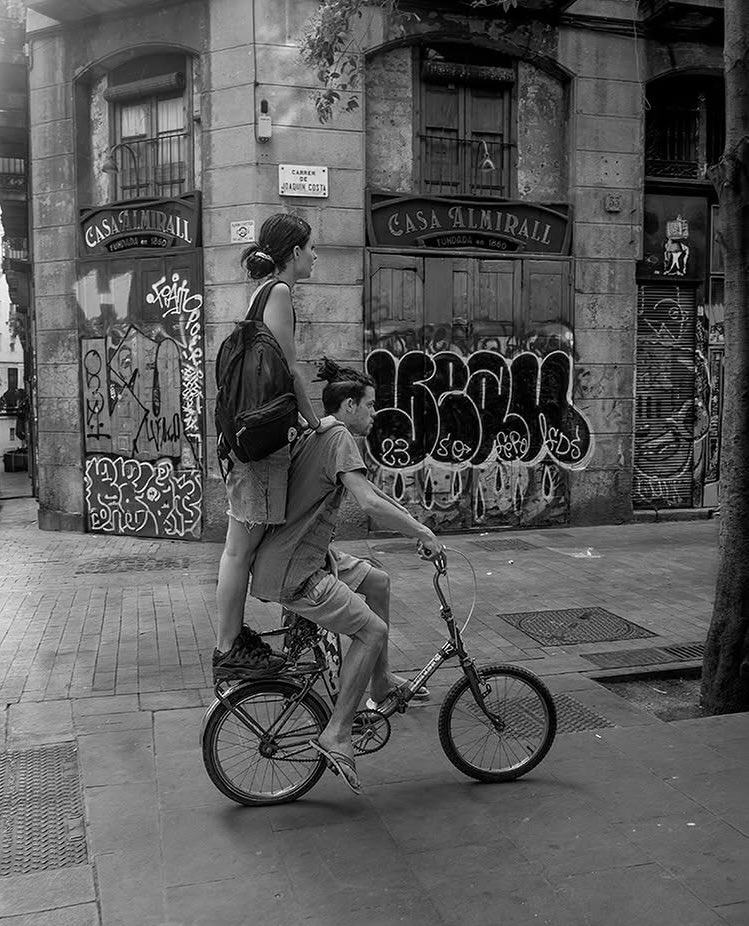 nyctalopos's tweet photo. Δυο π' αγαπιούνται μάτια μου είναι πλούσιοι. Πως να στο εξηγήσω... https://t.co/DUFRsEKS8x