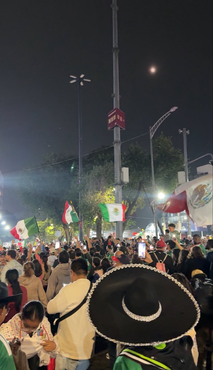 diegognxz's tweet photo. la verdadera felicidad la da méxico https://t.co/YVyaD3QuXs