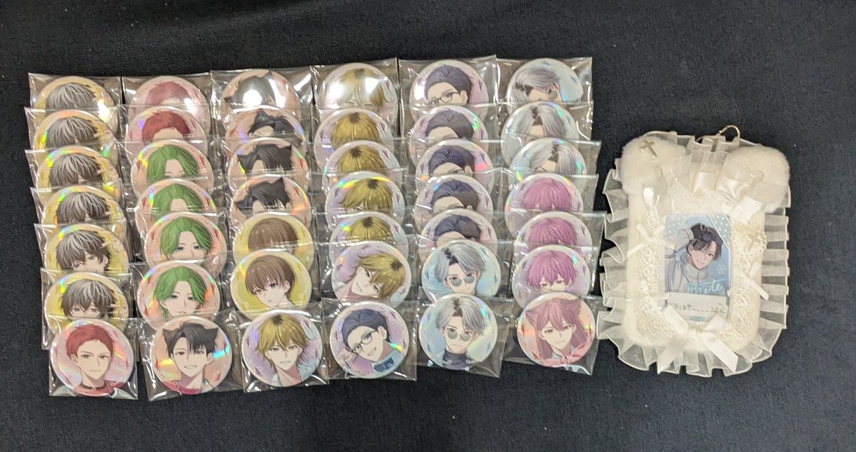 met_____zzZ's tweet photo. ꒰ 交換 買取 譲渡 仮約束 ꒱ ハンドレッドノート ハンドレ 3周年 缶バッジ

 譲▶︎星喰左手 踏分誠一 霧縦人 天命大地  皇千ト 花散光士郎 紫陽花権兵衛 枯柳杖道 八重桜純 塔翠
求▶︎星喰右手 物怪瑠衣 恵美まどか ご希望額＋送料

異種可能🍒◎
お気軽にお声がけ下さい。 https://t.co/344RkOHiGq