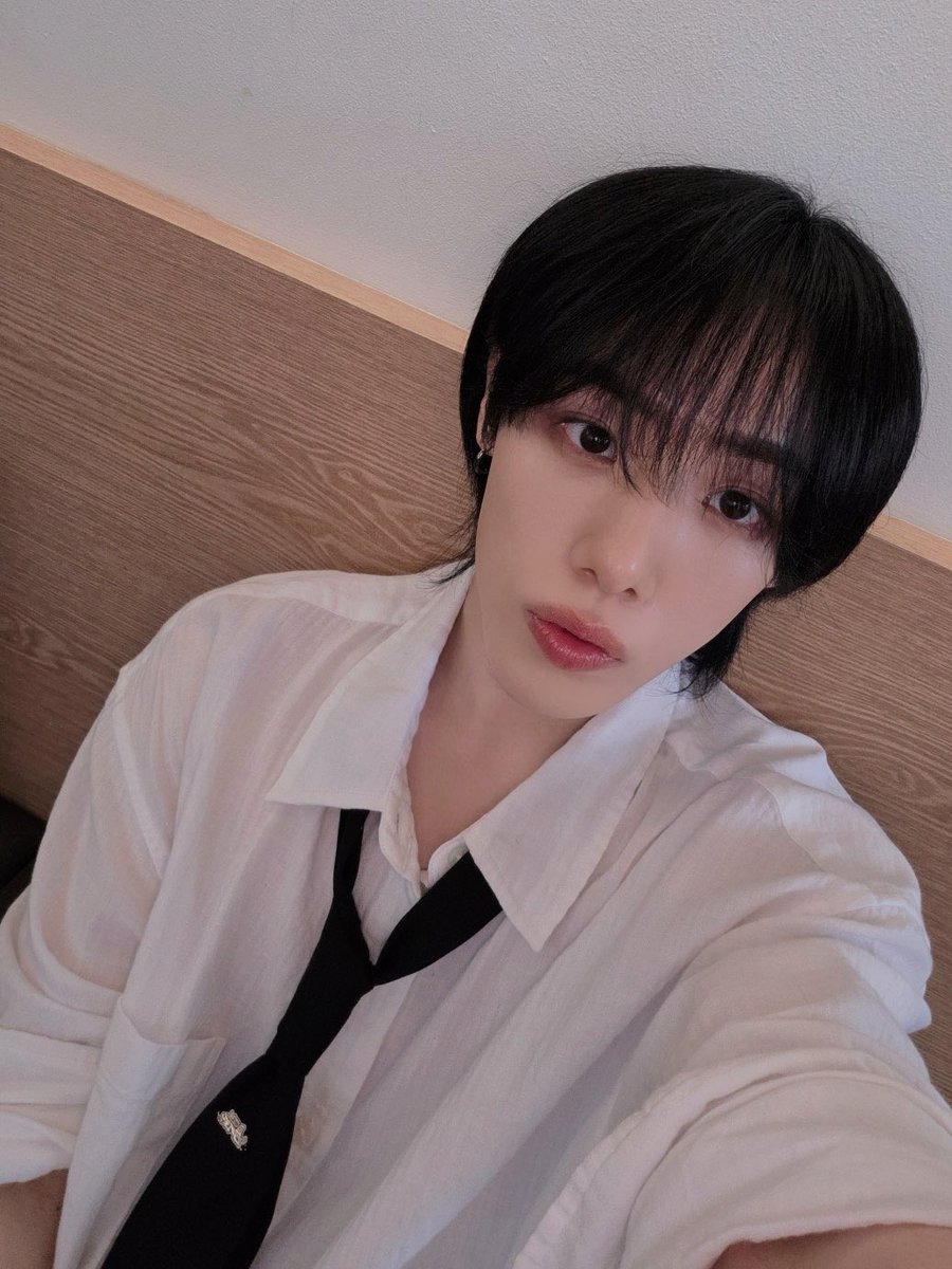 OmegaX_members's tweet photo. [#OX]

올영에서 바ㅏ

#OMEGA_X #오메가엑스
#젠 #XEN https://t.co/jGnmhlUoHI
