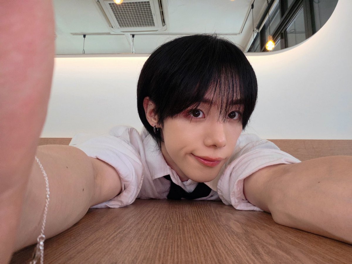 OmegaX_members's tweet photo. [#OX]

올영에서 바ㅏ

#OMEGA_X #오메가엑스
#젠 #XEN https://t.co/jGnmhlUoHI
