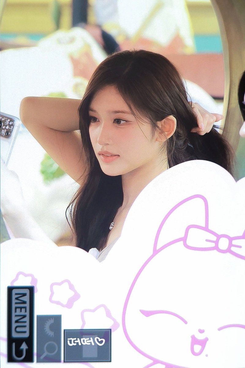 hyuntamong_0221's tweet photo. 260701 에버랜드에 미녀가 나타났어요

#IVE #아이브 #이서 #イソ #LEESEO https://t.co/El3ObfxD4o