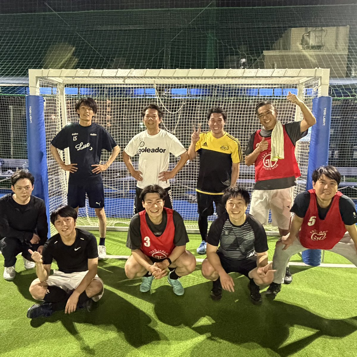 teaml_official's tweet photo. 【第3回社内フットサル開催！】

恒例のチームエルフットサル部の活動を行いました！

『フットサルをやりたい！』とシンプルな理由で始まったこの活動も
気付けばもう3回目(笑)

恒例となり、フットサルのプレーの連携もよくなってきました！
スーパープレー？も度々(笑)

終了後はこちらも恒例の焼肉へ！
疲れた後の焼肉は最高でした！

チームエルでは仕事だけでなく、仕事外のコミュニケーションや交流を大切にし、
仕事の円滑なコミュニケーション促進に繋げております！

『楽しく働きたい！』『人間関係の良い職場で働きたい！』そんな求職者の方には
ぴったりな環境が整っております！

#チームエル
#コンサルティング
#TEAML
#コンサルタント
#中途採用
#人材採用
#転職
#求人
#会社紹介
#若手社員
#中途採用募集