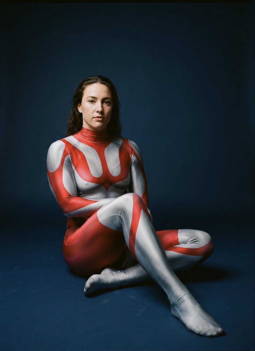 VelvetVision_ai's tweet photo. ULTRA 🏋️‍♀️
#ultraman #aigirl #aiwoman #superhero #cosplay https://t.co/5WXT5SMgW8