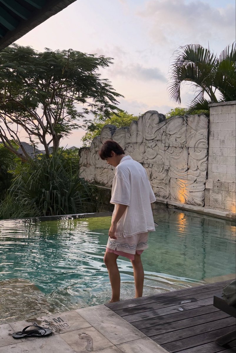dailyhaechan's tweet photo. #haechan from taeoxo_nct update in bali!!! https://t.co/zAQaSy8Y7U
