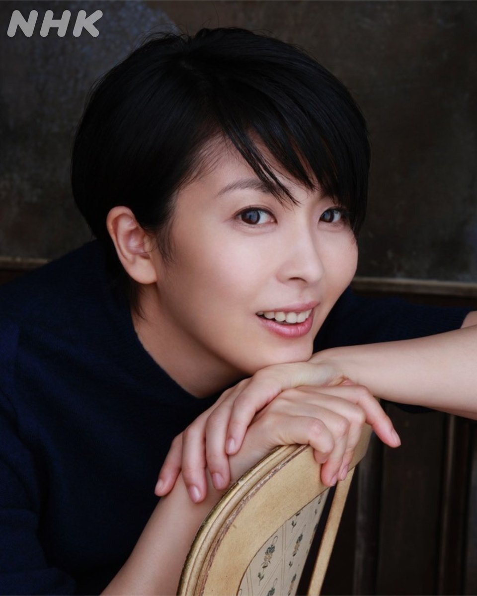 asadora_bk_nhk's tweet photo. ◤朝ドラ「ブラッサム」出演者紹介◢

🌸葉野珠の秘書
藤川優子／ #松たか子 さん

＜役柄＞
葉野珠の秘書。公私にわたり生活を共にし、彼女を支え続ける。

#ブラッサム
#2026年秋放送開始 https://t.co/mv320HMqzK