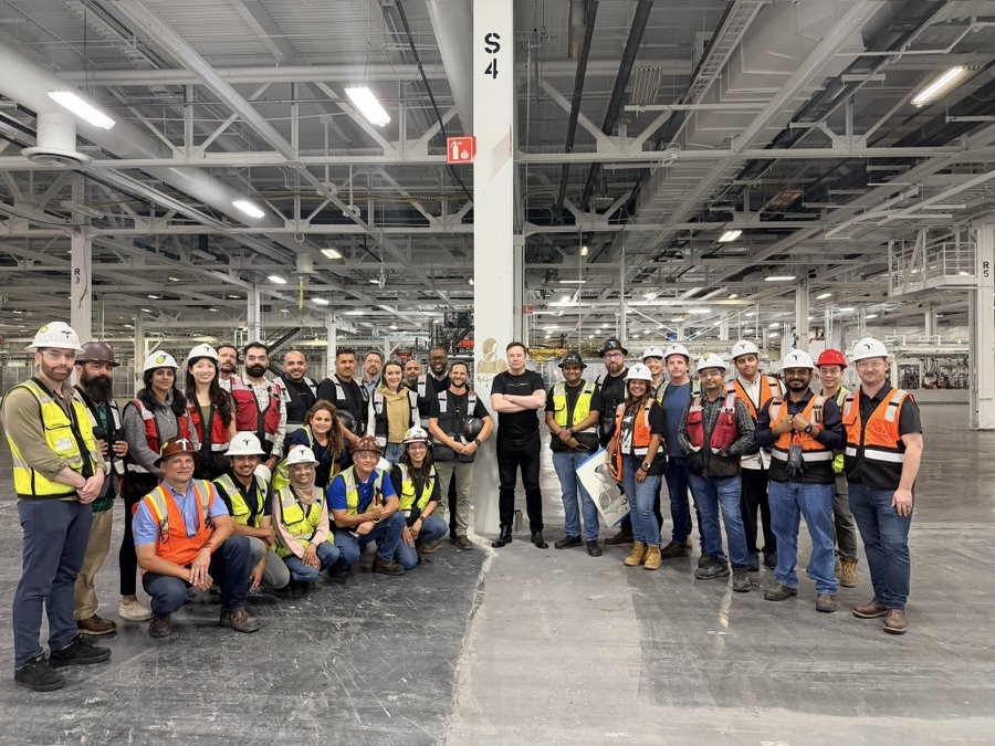 MarioNawfal's tweet photo. 🇺🇸 Elon just walked the first Optimus production line at Fremont, and it's officially begun installation.

The modular line can be reconfigured as the robot evolves, with dozens more planned across the factory.

This is the space that used to build the Model S and Model X, now being handed over to humanoid robots.

Sources: @elonmusk, @herbertong / Writer: Julie