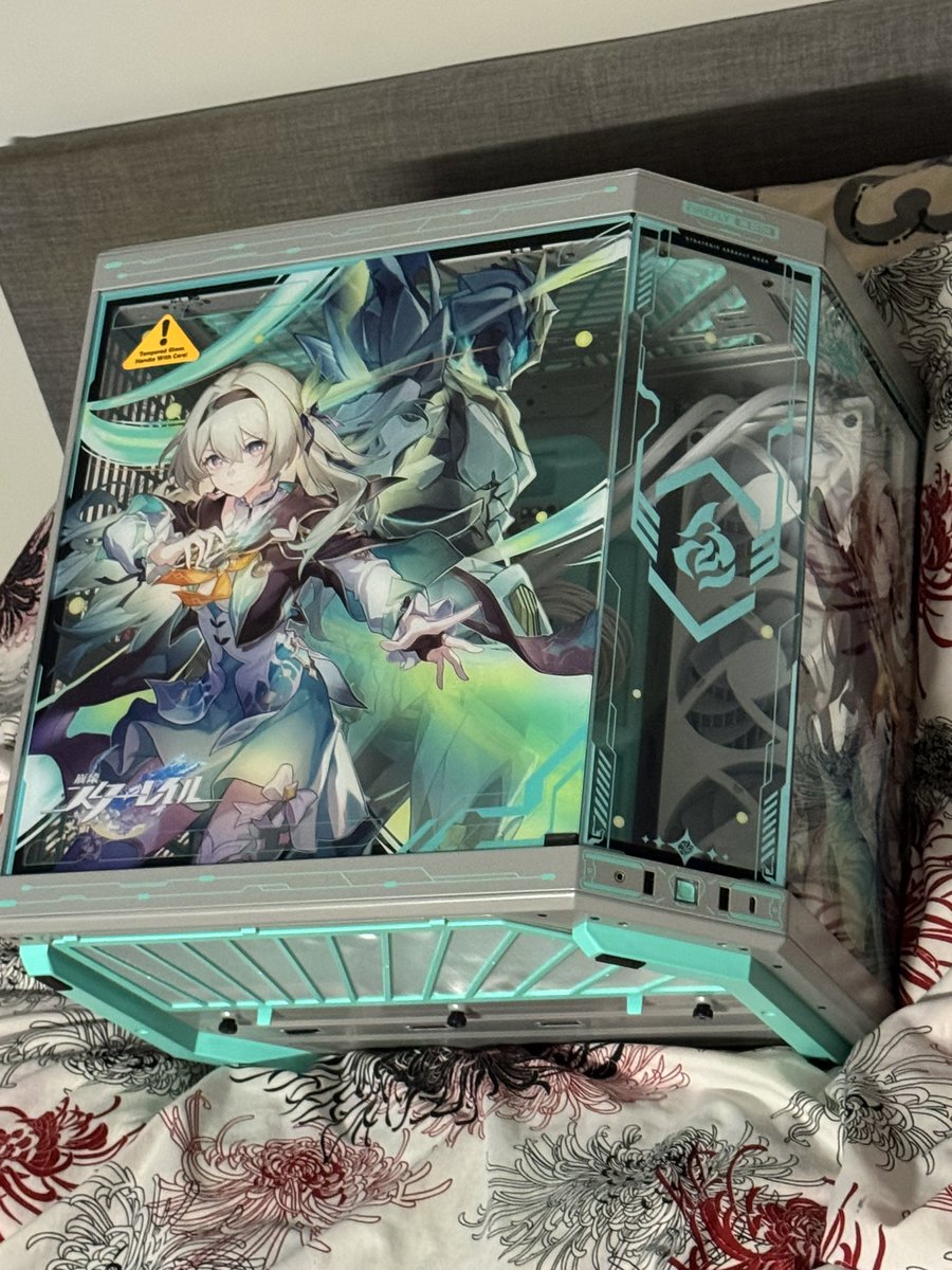HayEnju's tweet photo. You vs. the PC she tells you not to worry about https://t.co/nik8B1ukzU