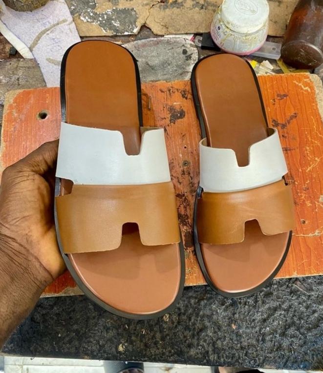 Dekuns01's tweet photo. A or B available in different sizes Dm to pre-order Price:30,000Naira @dammiedammie35 @_DammyB_ kindly help me RT https://t.co/NY82FmKTpE