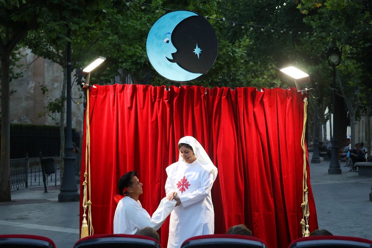 AytodeCaravaca's tweet photo. 🎭 #Caravaca activa la cuenta atrás para su 45ª Semana de Teatro con un espectáculo participativo en la calle: https://t.co/1Htdrln5Vs

@ICA_RegMurcia https://t.co/yzQTN7S9nT