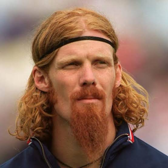 FBrahmsL's tweet photo. @SOTUWithAlexi @AlexiLalas When I was a kid really hate this man, fearce opponent to an almost allmighty 🇲🇽 team back then, now, I appreciate his legacy, because his one of the founders (Cobi, Reyna, etc.) of the sport in 🇺🇸, that seed planted in the 90's it's growing the level of @Concacaf today,🤝respect https://t.co/wJALyMcg4f
