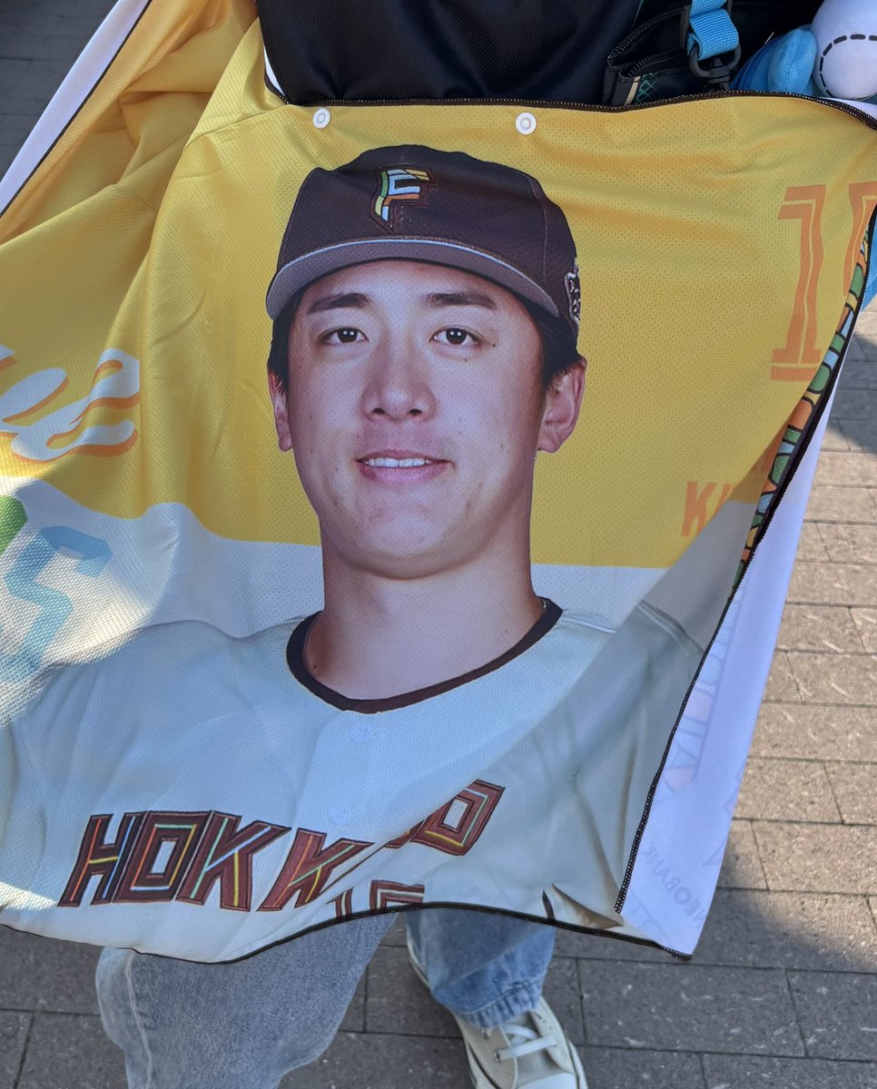 SAKURA_Carp31's tweet photo. 誰か交換しませんか❓
現地にいます https://t.co/gBDdk1Ujns